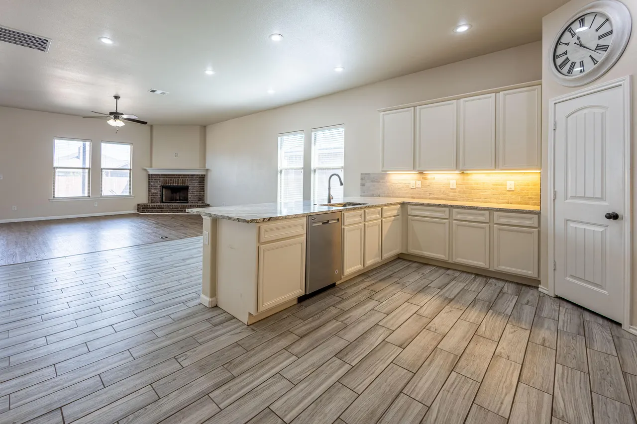 Photo 7 — 7208 92nd Street, Lubbock, TX 79424