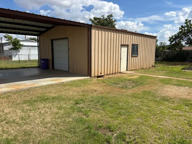 Photo 6 — 9920 N Chester Avenue, Lubbock, TX 79415