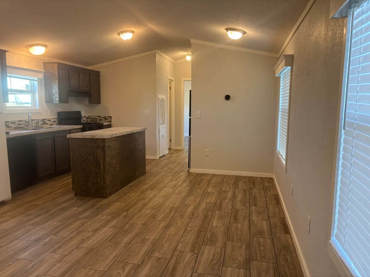 Photo 9 — 9920 N Chester Avenue, Lubbock, TX 79415