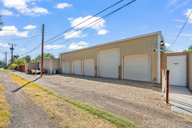 Photo 3 — 4406 16th Street, Lubbock, TX 79416