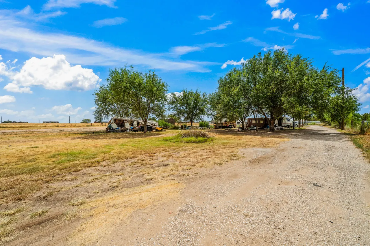 Photo 7 — 2203 Woodrow Road, Lubbock, TX 79423