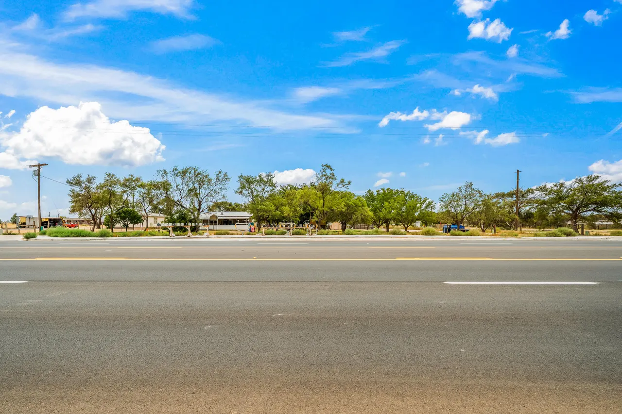 Photo 6 — 2203 Woodrow Road, Lubbock, TX 79423