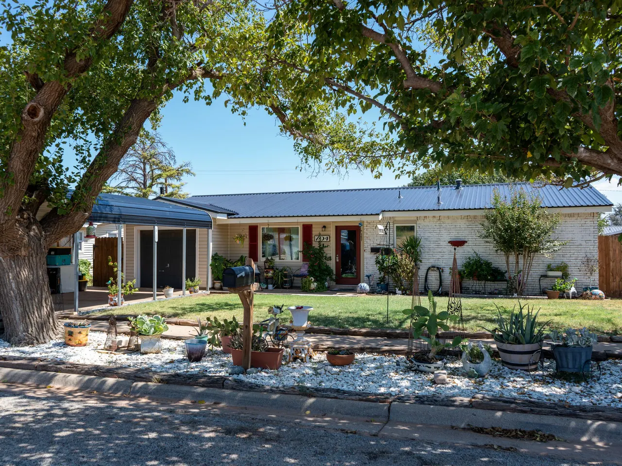 Photo 2 — 704 Chantilly Lane, Post, TX 79356