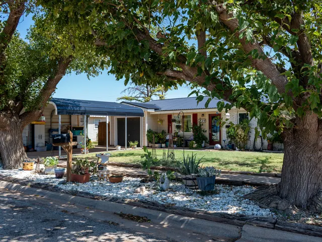 Photo 3 — 704 Chantilly Lane, Post, TX 79356