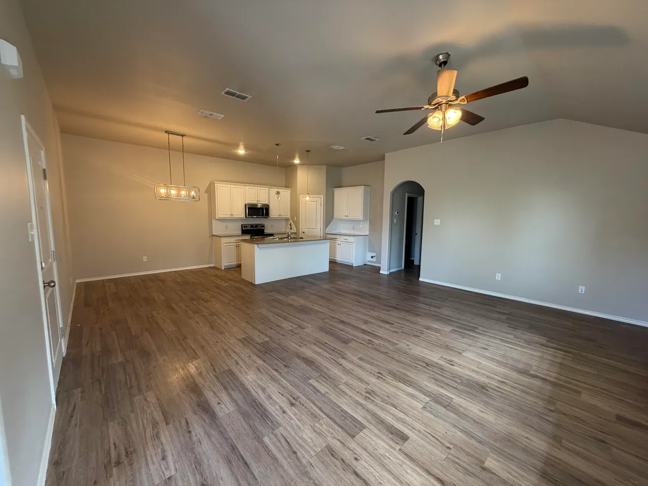 Photo 9 — 6909 67th Street B, Lubbock, TX 79424
