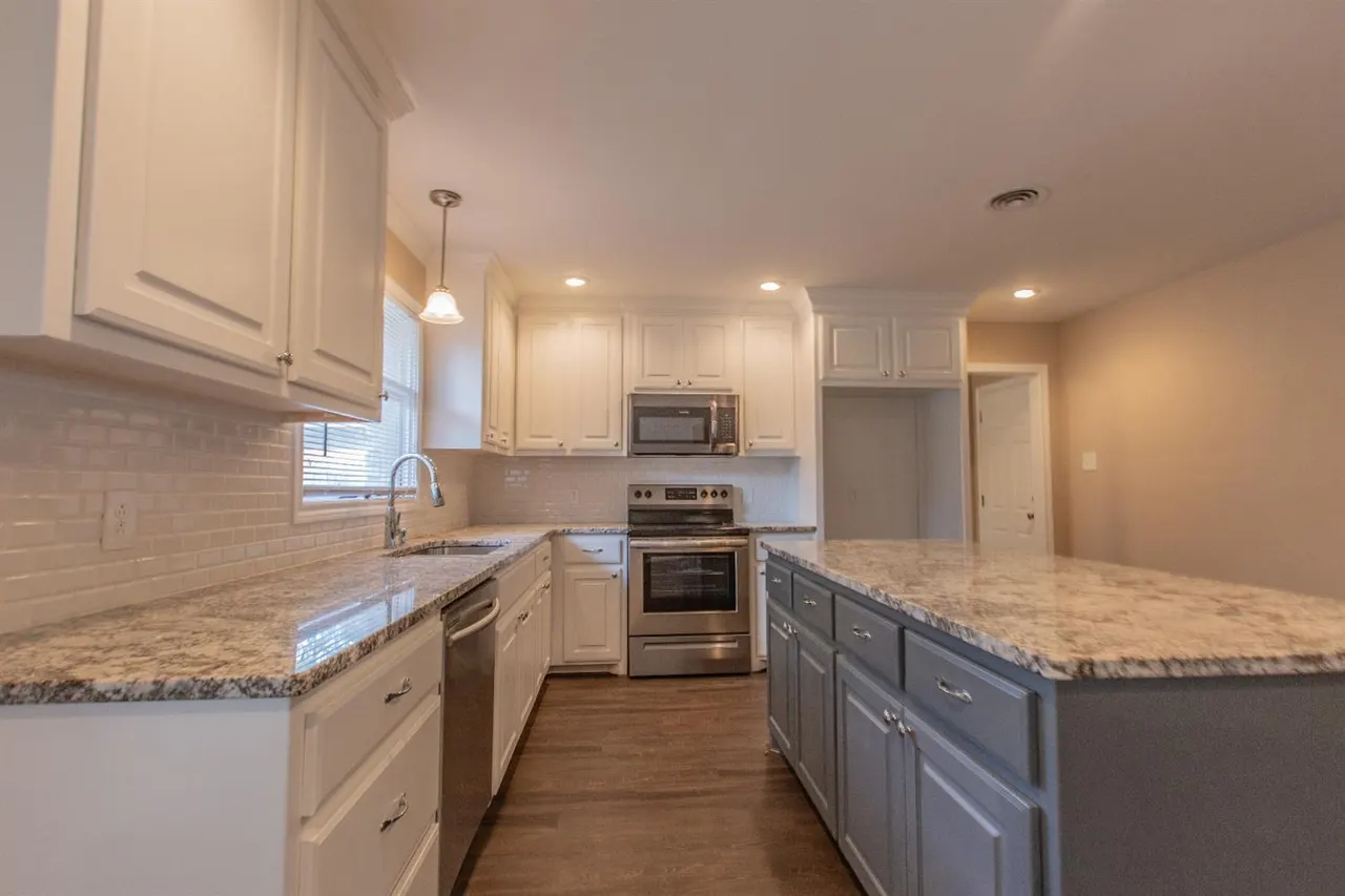 Photo 5 — 3413 55th Street, Lubbock, TX 79413