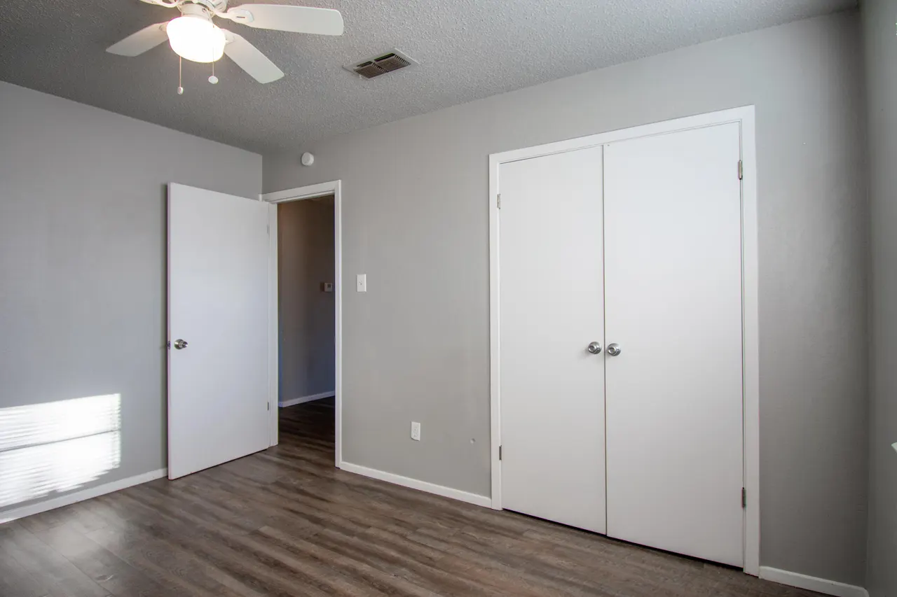 Photo 12 — 6305 29th Street, Lubbock, TX 79407