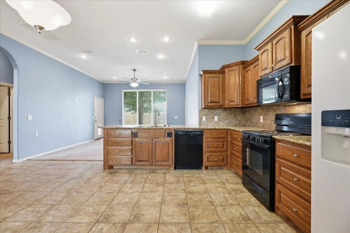 Photo 5 — 7807 85th Street, Lubbock, TX 79424