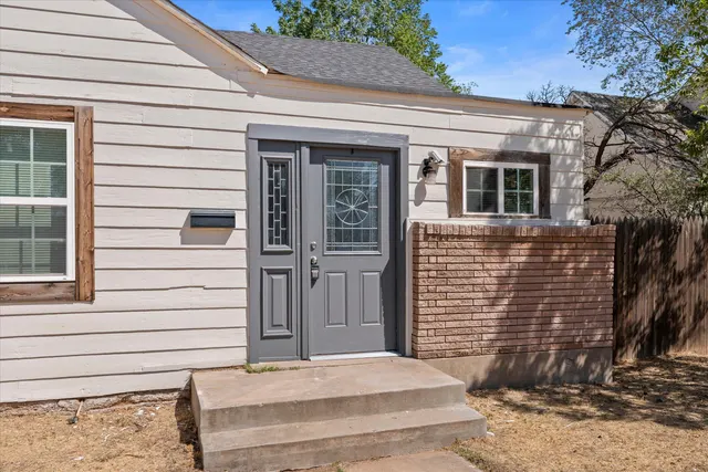 Photo 2 — 2222 27th Street, Lubbock, TX 79411