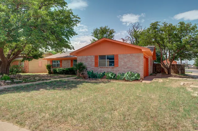 Photo 2 — 4802 53rd Street, Lubbock, TX 79414