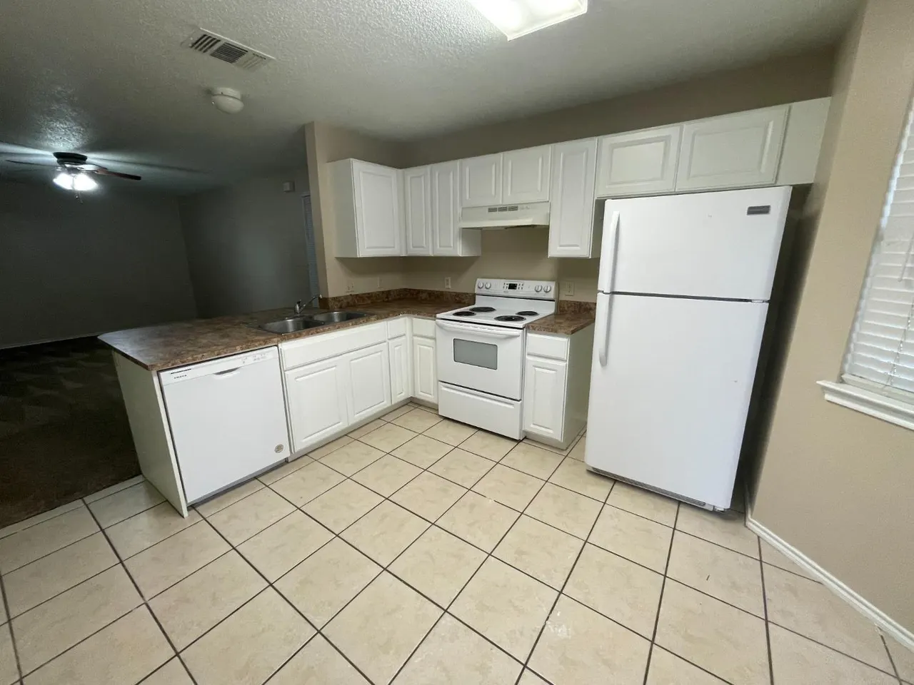 Photo 7 — 5827 6th Street, Lubbock, TX 79416