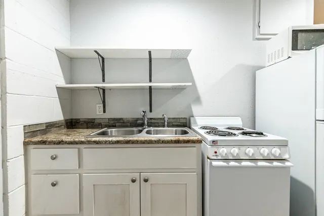 Photo 4 — 1909 23rd Street back house, Lubbock, TX 79411