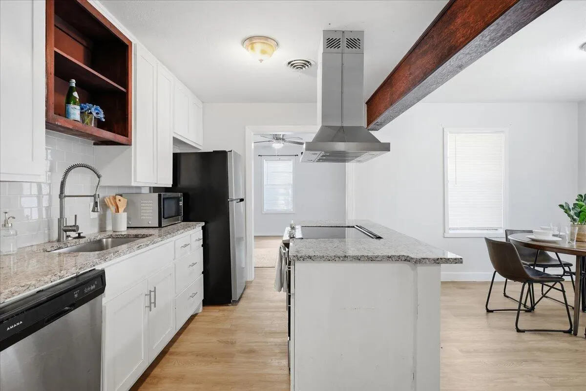 Photo 11 — 2503 30th Street, Lubbock, TX 79410