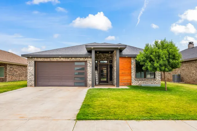 Photo 2 — 1012 N Grover Avenue, Lubbock, TX 79416