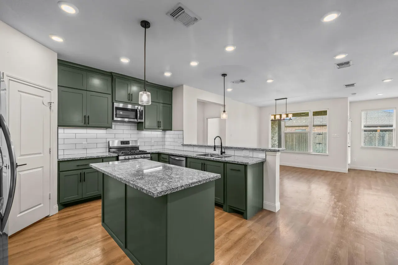 Photo 7 — 1012 N Grover Avenue, Lubbock, TX 79416