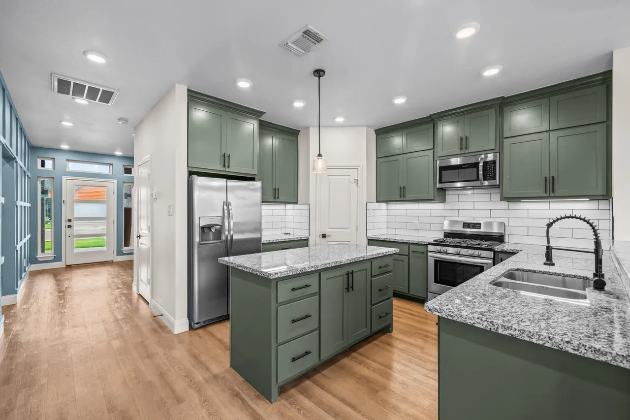 Photo 11 — 1012 N Grover Avenue, Lubbock, TX 79416