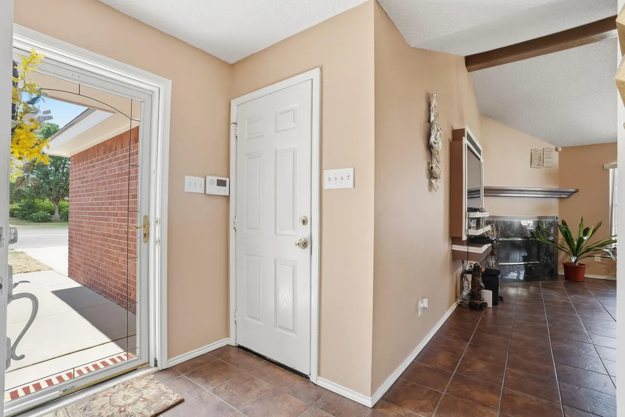 Photo 5 — 1802 76th Street, Lubbock, TX 79423