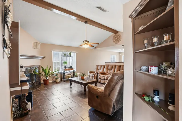 Photo 7 — 1802 76th Street, Lubbock, TX 79423