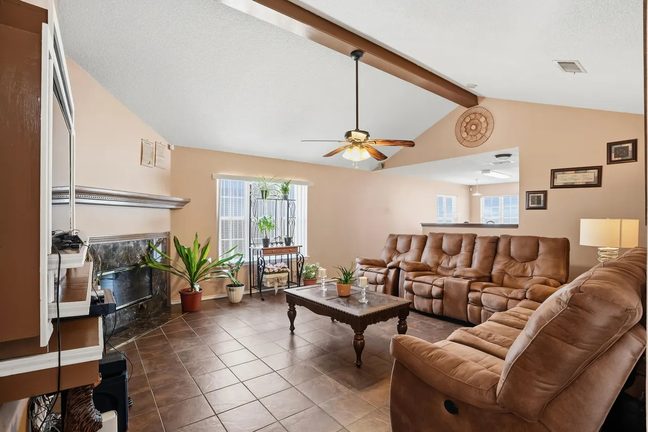 Photo 11 — 1802 76th Street, Lubbock, TX 79423