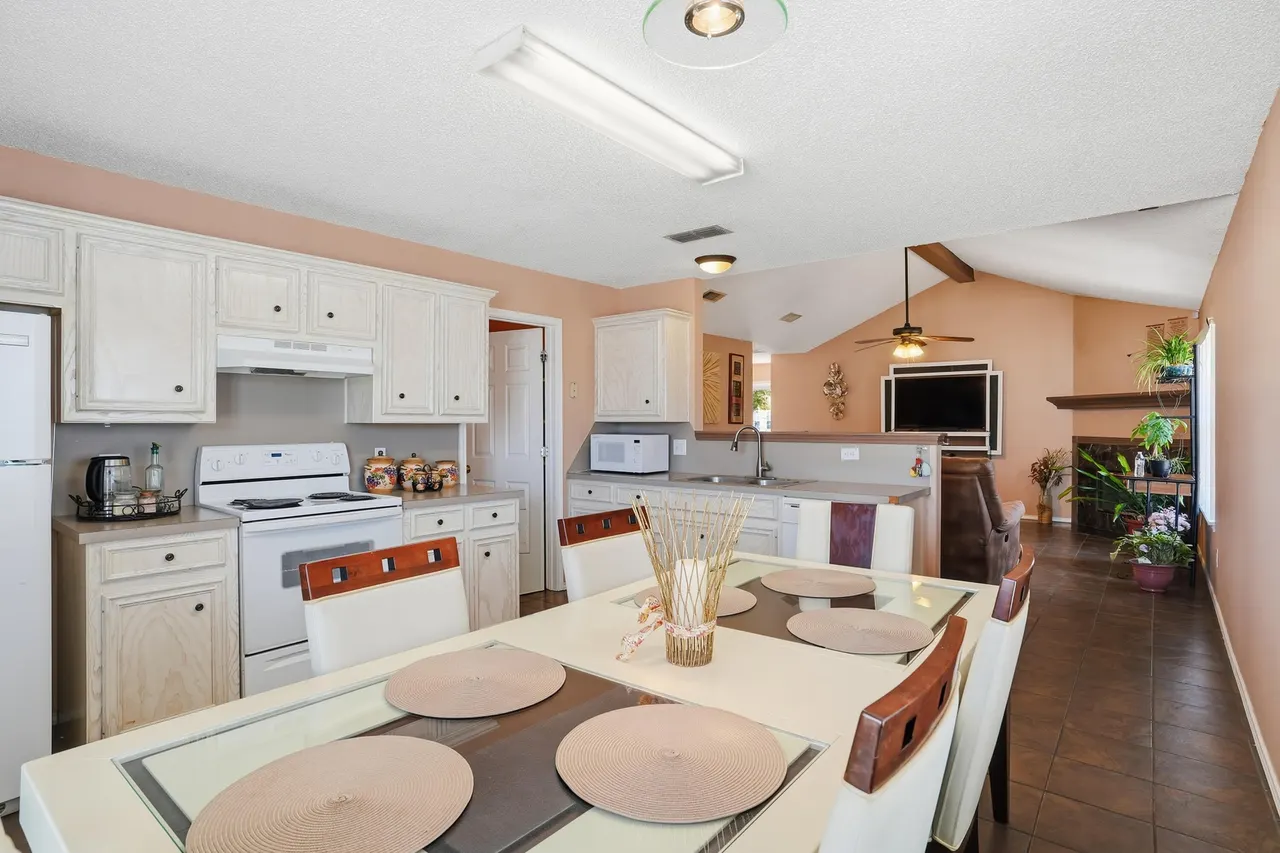 Photo 14 — 1802 76th Street, Lubbock, TX 79423