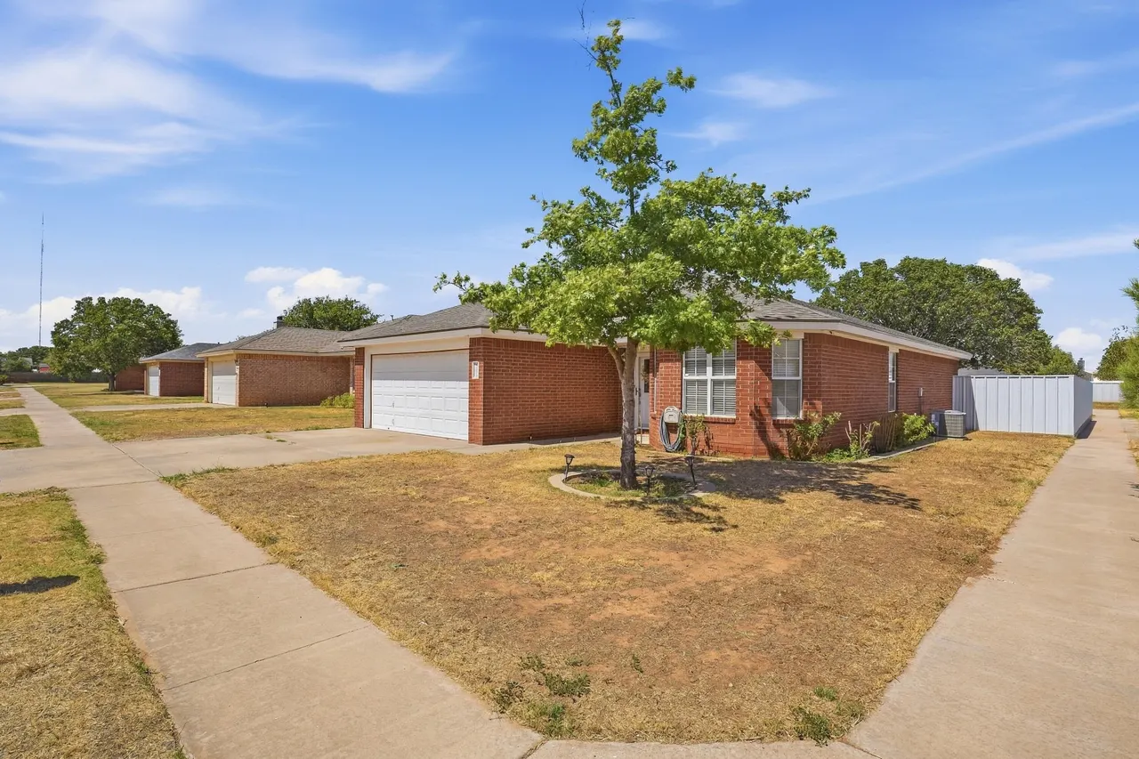 Photo 3 — 1802 76th Street, Lubbock, TX 79423