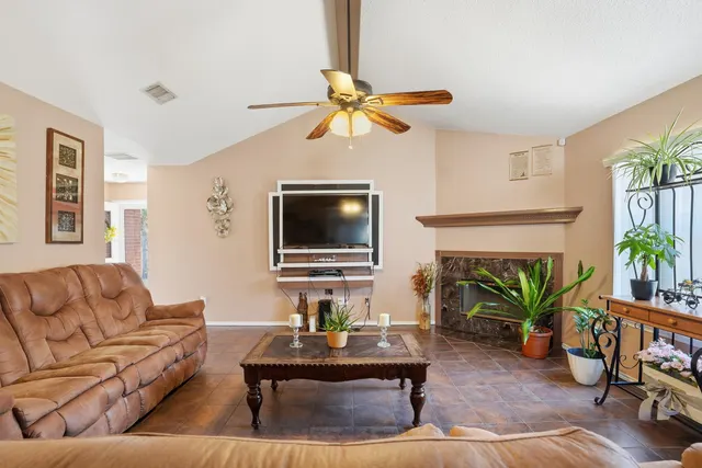 Photo 6 — 1802 76th Street, Lubbock, TX 79423