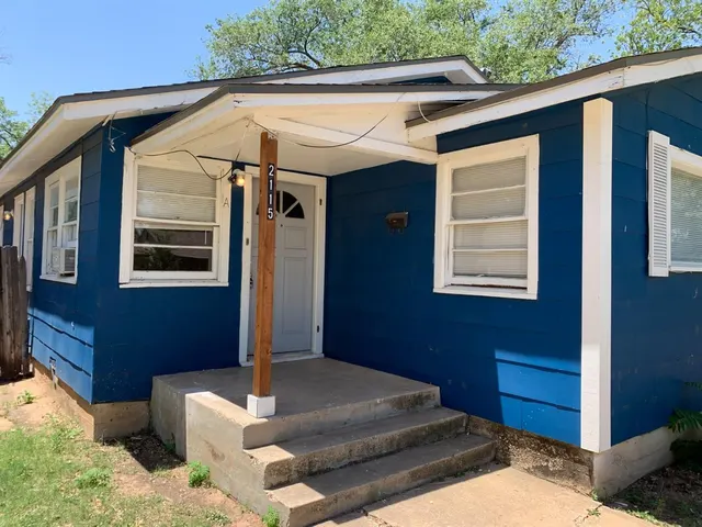 Photo 2 — 2115 29th Street, Lubbock, TX 79411