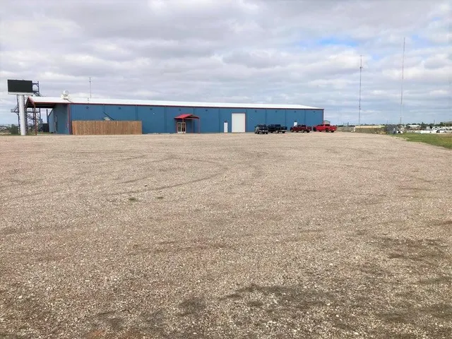 Front exterior — 4000 N Interstate 27 Service Road, Plainview, TX 79072