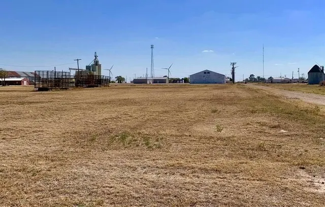 Front exterior — 600 Avenue G, Ralls, TX 79357