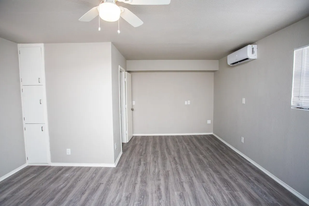 Photo 11 — 4629 Elgin Avenue, Lubbock, TX 79413