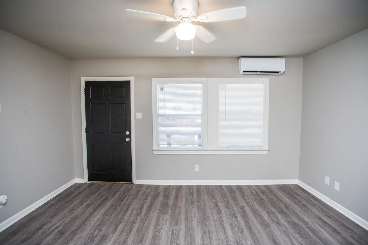 Photo 16 — 4629 Elgin Avenue, Lubbock, TX 79413