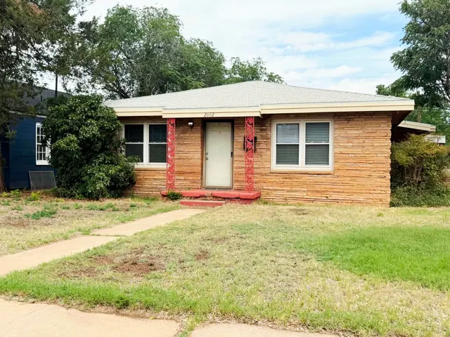 Front exterior — 2002 31st Street, Lubbock, TX 79411