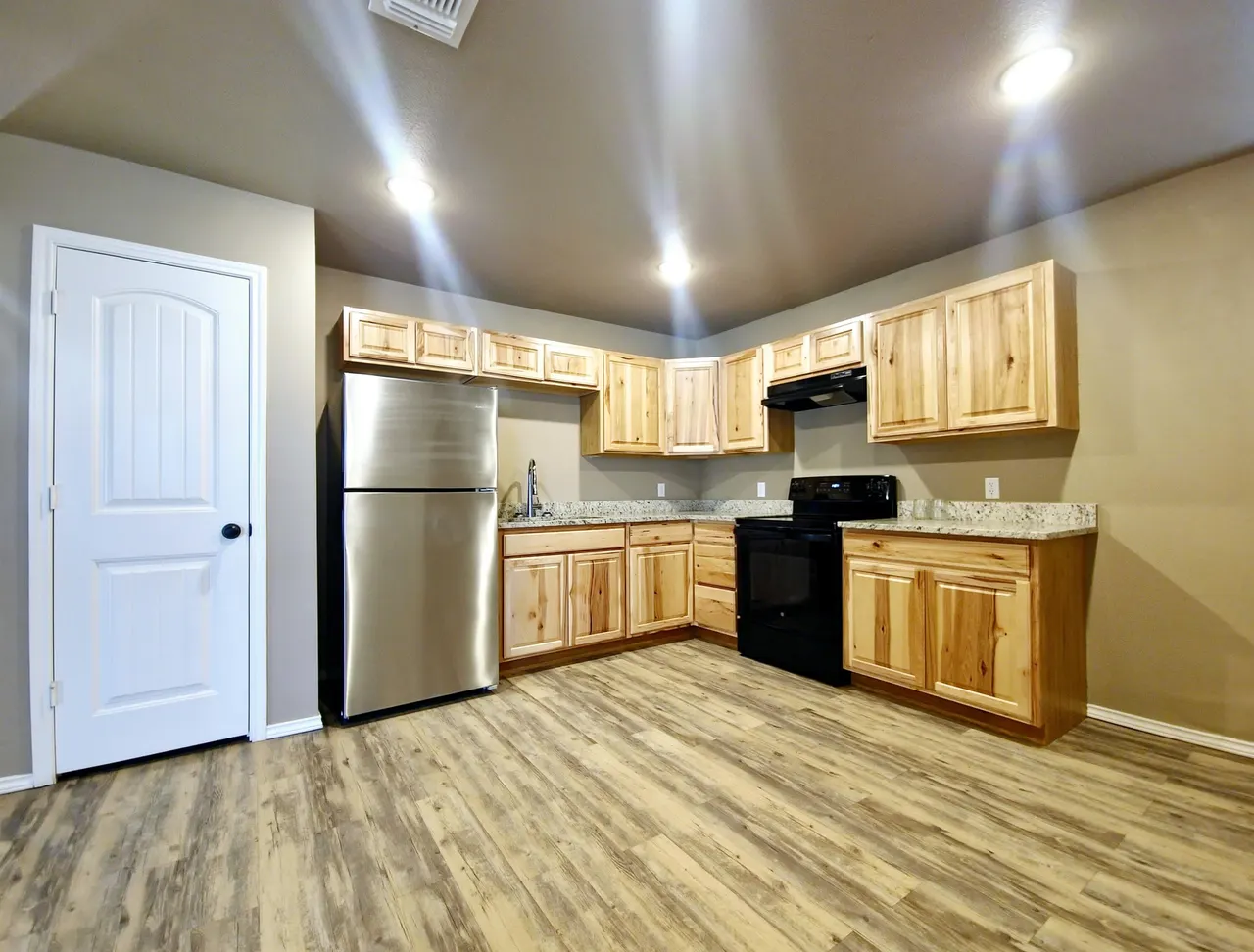 Photo 4 — 3613 E 3rd Place, Lubbock, TX 79403