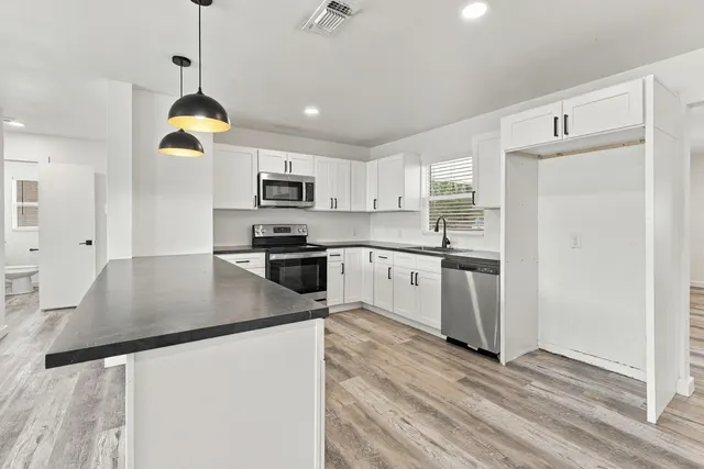 Photo 7 — 2001 65th Street, Lubbock, TX 79412