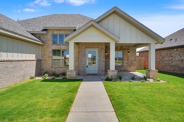 Photo 2 — 1007 N 5th Street, Wolfforth, TX 79382