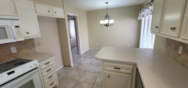 Photo 7 — 4803 73rd Street, Lubbock, TX 79424