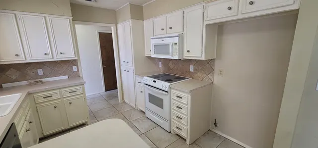Photo 8 — 4803 73rd Street, Lubbock, TX 79424