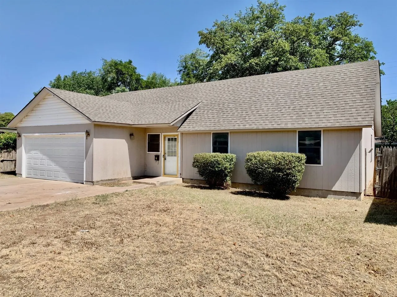 Photo 2 — 2718 62nd Street, Lubbock, TX 79413