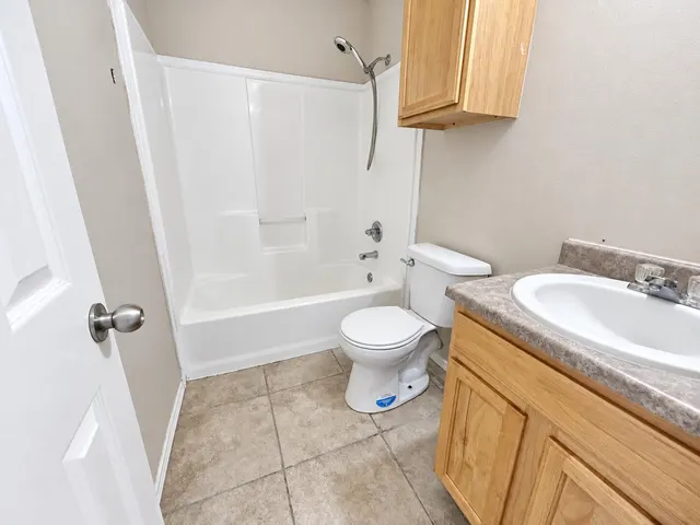 Photo 6 — 717 43rd Street, Lubbock, TX 79404