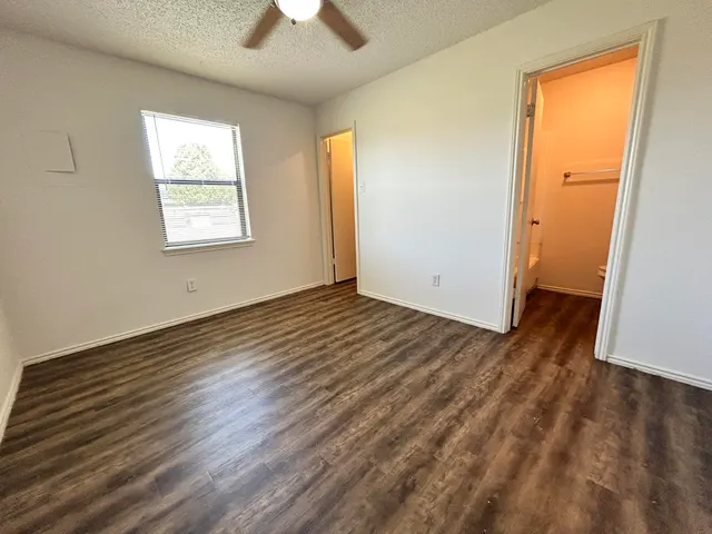 Photo 6 — 4618 Erskine Street B, Lubbock, TX 79416