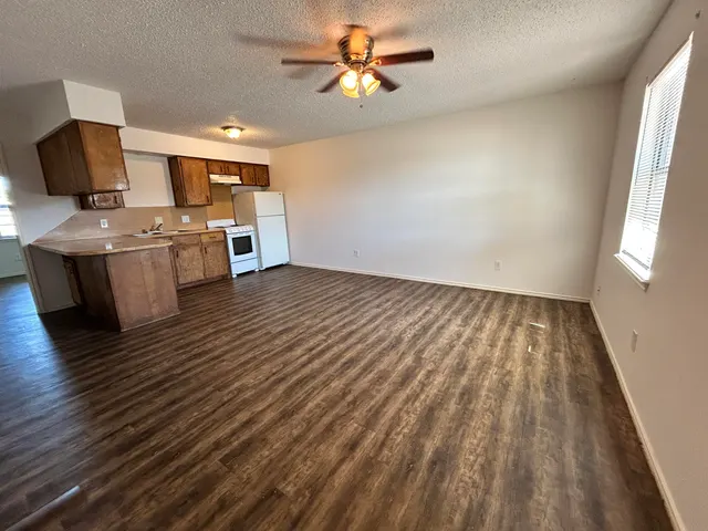 Photo 5 — 4618 Erskine Street B, Lubbock, TX 79416