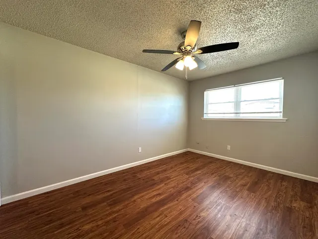 Photo 7 — 6911 Gary Avenue B, Lubbock, TX 79413
