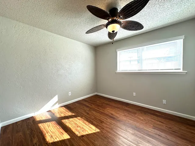 Photo 8 — 6911 Gary Avenue B, Lubbock, TX 79413