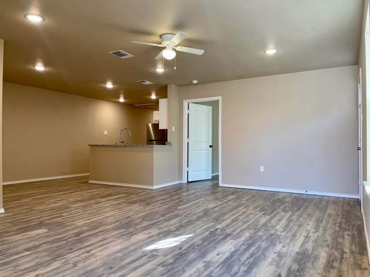 Photo 2 — 1017 Preston Trail B, Wolfforth, TX 79382