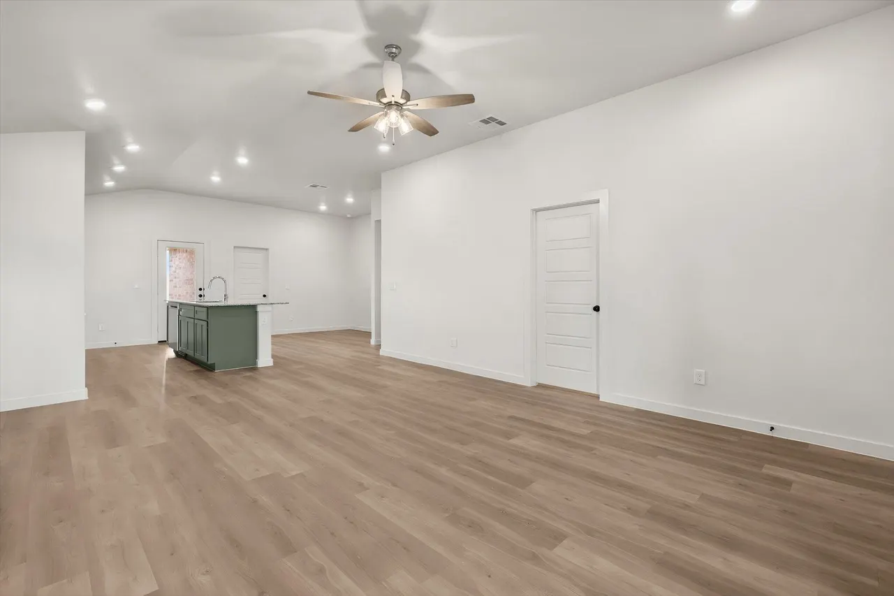 Photo 5 — 5618 Rice Street, Lubbock, TX 79416