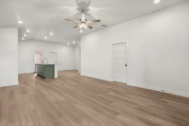 Photo 5 — 5618 Rice Street, Lubbock, TX 79416