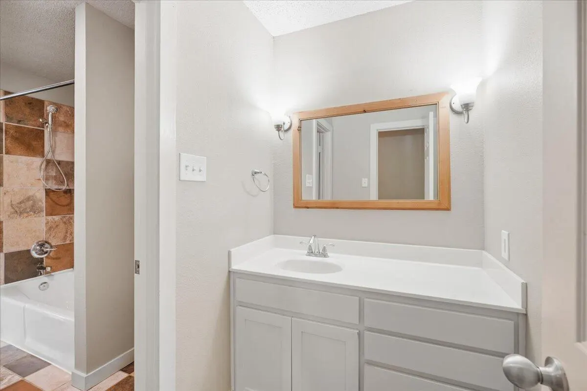 Photo 17 — 6915 Gary Avenue, Lubbock, TX 79413