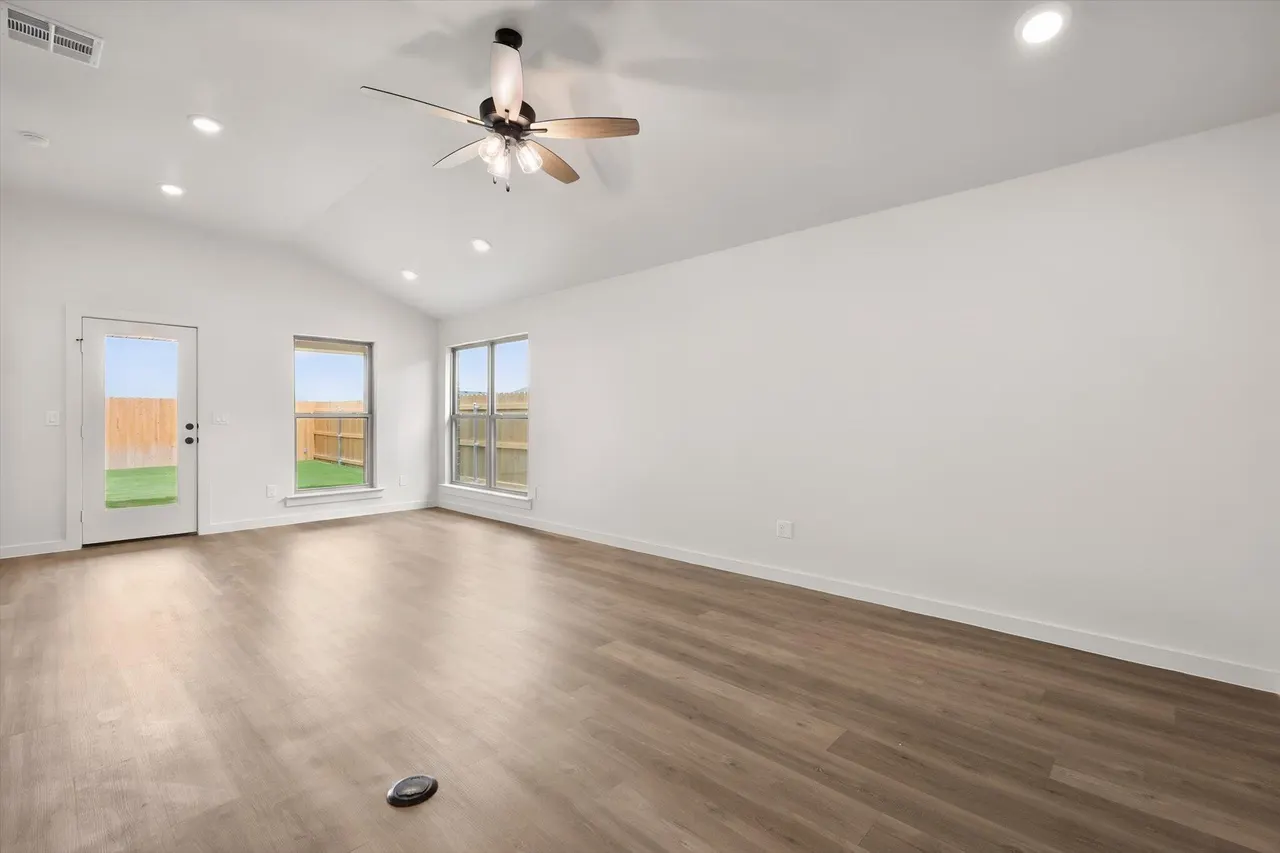Photo 6 — 8508 24th Street, Lubbock, TX 79407