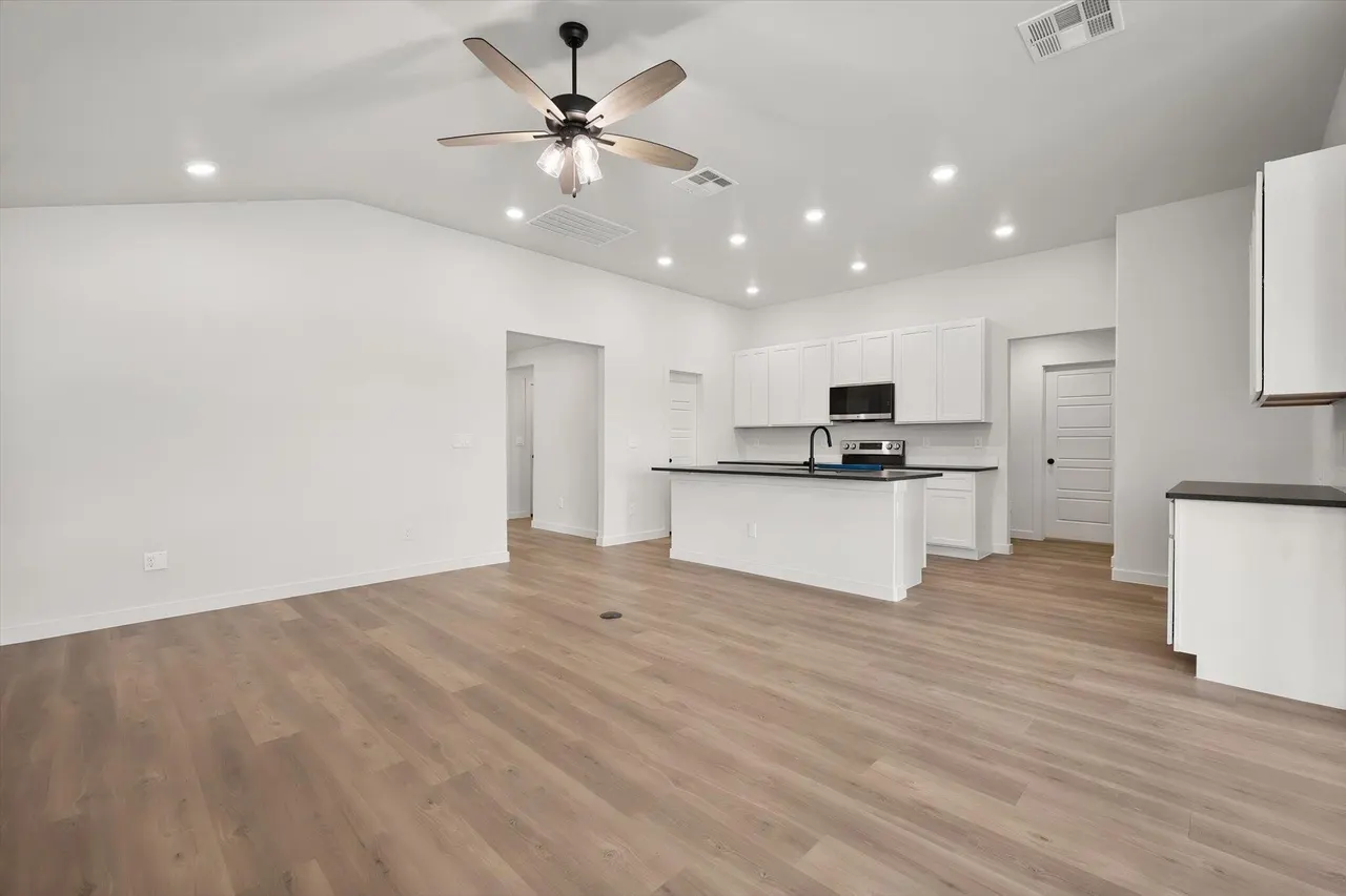 Photo 8 — 8508 24th Street, Lubbock, TX 79407