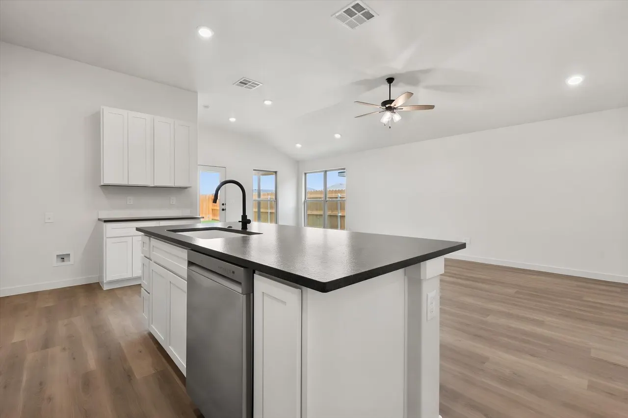 Photo 12 — 8508 24th Street, Lubbock, TX 79407